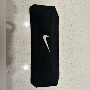 Women’s Nike headband